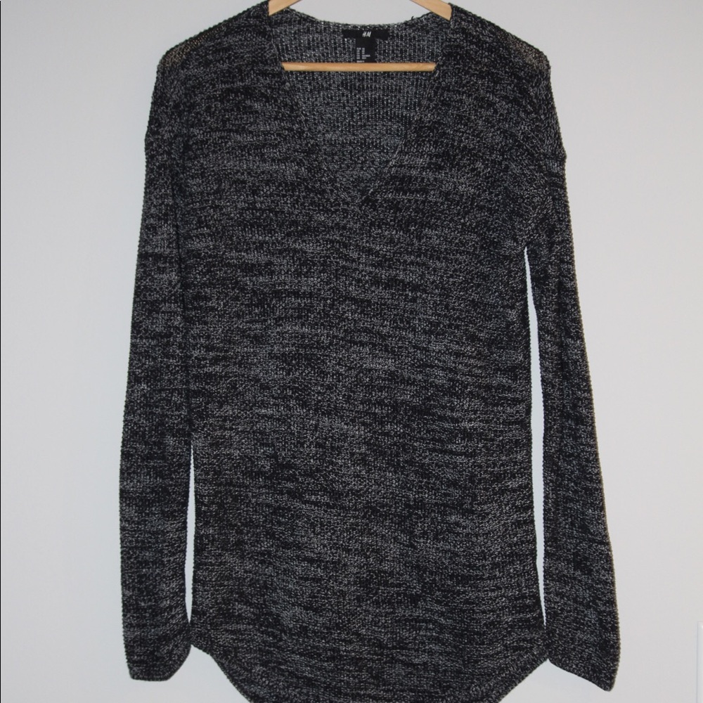 long sleeve woven black and white sweater